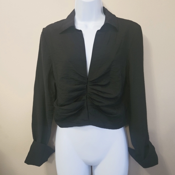 NWT H&M Women's Size S Black Blouse Gathered Front At Waist Length Viscose - Picture 1 of 6